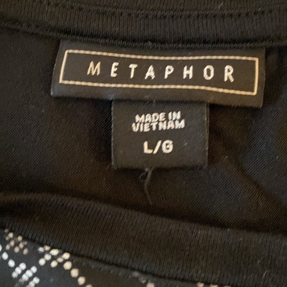 Metaphor sleeveless blouse. - Picture 7 of 7